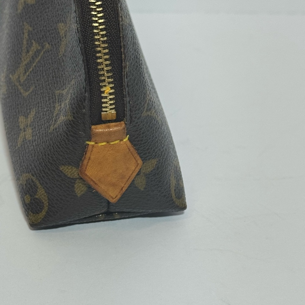 SOLD
Louis Vuitton Black and Gold Monogram Pouch - Picture 3 of 7